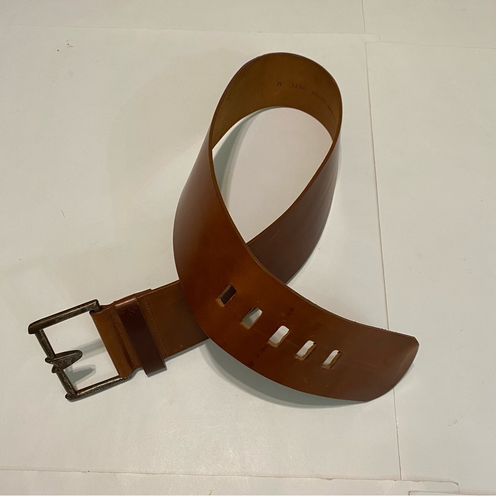 Jennifer graham Genuine Leather belt, size medium. Light brown